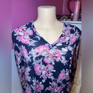 Floral V-Neck Long Sleeve Top